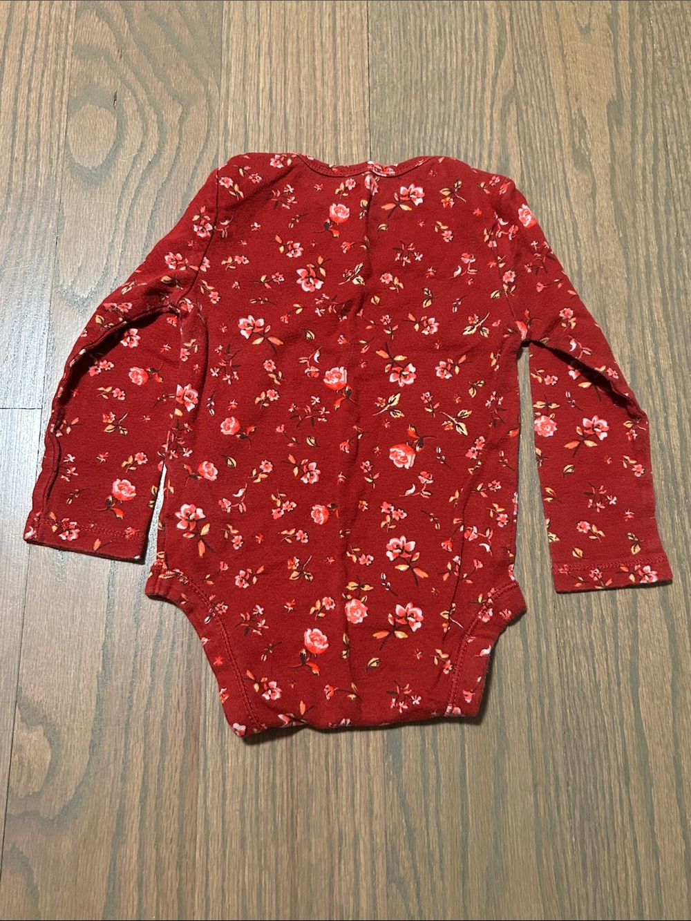 Old Navy & Gap Long Sleeve White and Red Baby Bodysuit Set - Picture 4 of 9